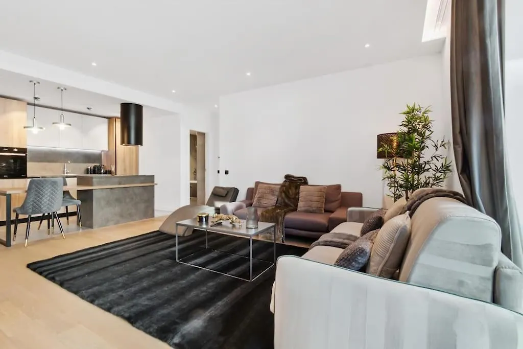 Luxurious Vibe In The Business Center, City Views Bucharest
