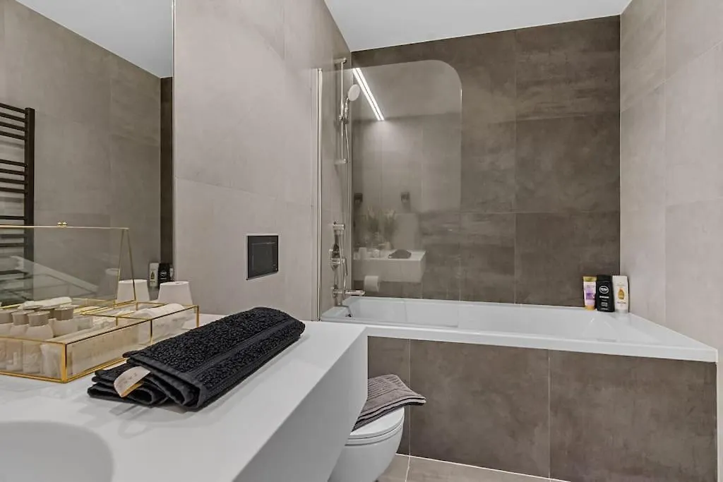 Luxurious Vibe In The Business Center, City Views Bucharest